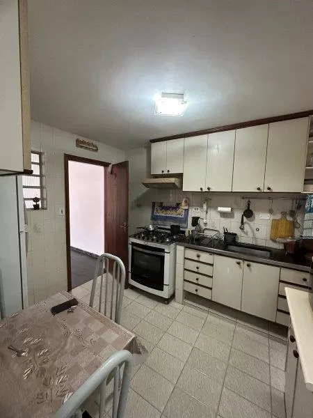 Casa à venda no Centro de Pindamonhangaba Casa à venda no Centro de Pindamonhangaba