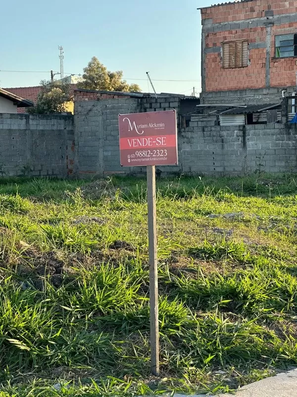 Terreno de Esquina em Pindamonhangaba - Lote 422 Terreno de Esquina em Pindamonhangaba - Lote 422