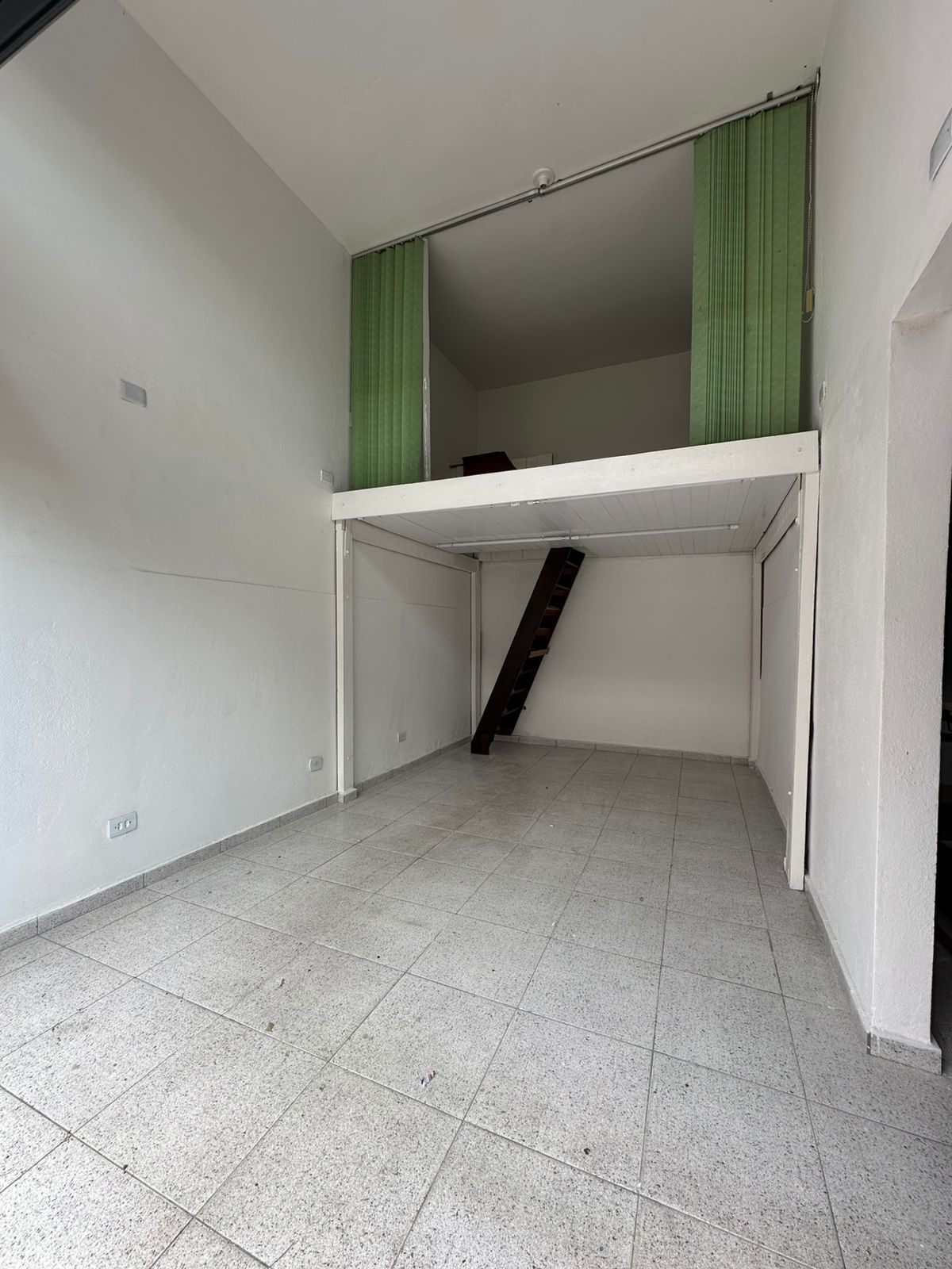 Box 17 – Centro Comercial de Pindamonhangaba Box 17 – Centro Comercial de Pindamonhangaba