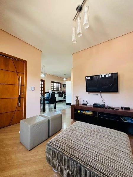 Casa em Pindamonhangaba com 3 quartos Casa em Pindamonhangaba com 3 quartos