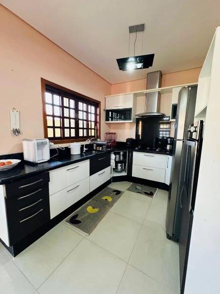 Casa em Pindamonhangaba com 3 quartos Casa em Pindamonhangaba com 3 quartos