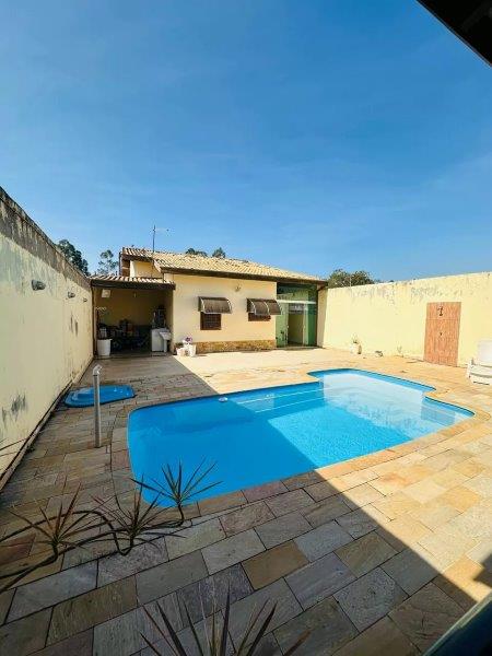 Casa em Pindamonhangaba com 3 quartos Casa em Pindamonhangaba com 3 quartos